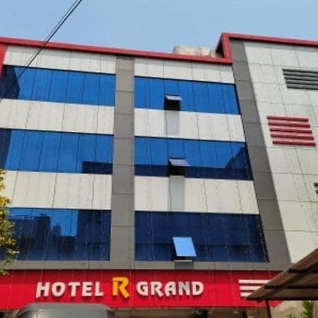 Oyo Flagship 80855 Hotel R Grand Vijayawāda Εξωτερικό φωτογραφία