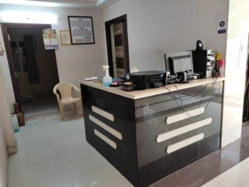 Oyo Flagship 80855 Hotel R Grand Vijayawāda Εξωτερικό φωτογραφία
