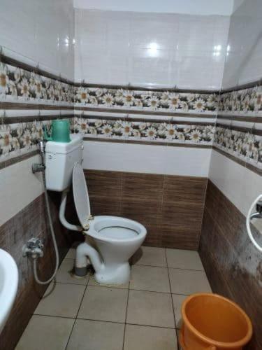Oyo Flagship 80855 Hotel R Grand Vijayawāda Εξωτερικό φωτογραφία