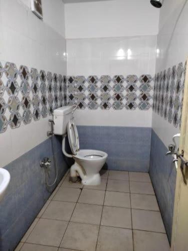 Oyo Flagship 80855 Hotel R Grand Vijayawāda Εξωτερικό φωτογραφία