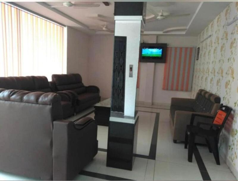 Oyo Flagship 80855 Hotel R Grand Vijayawāda Εξωτερικό φωτογραφία